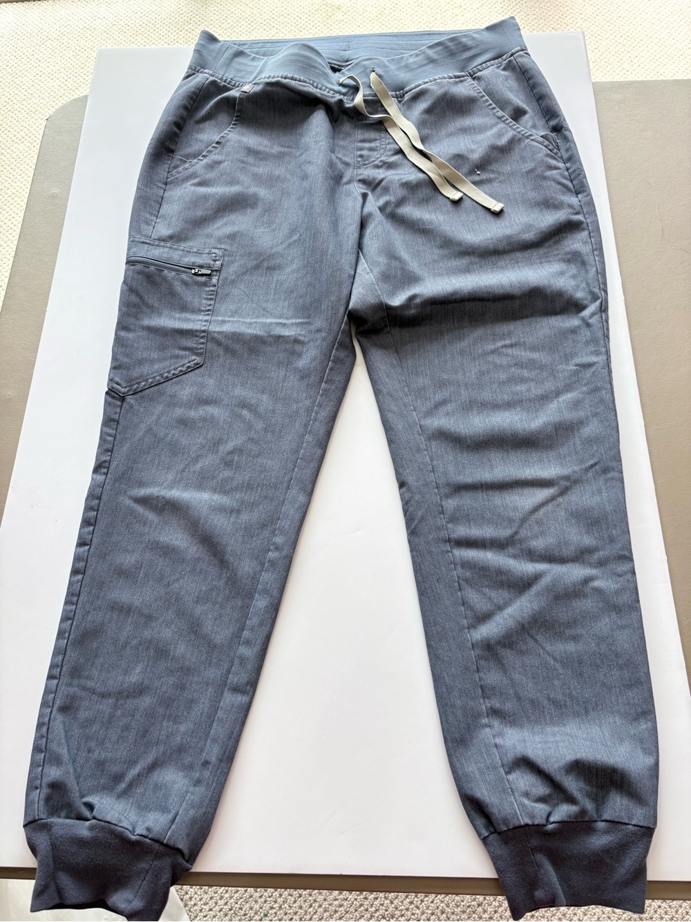 FIGS Graphite Scrub set - Picture 3 of 7